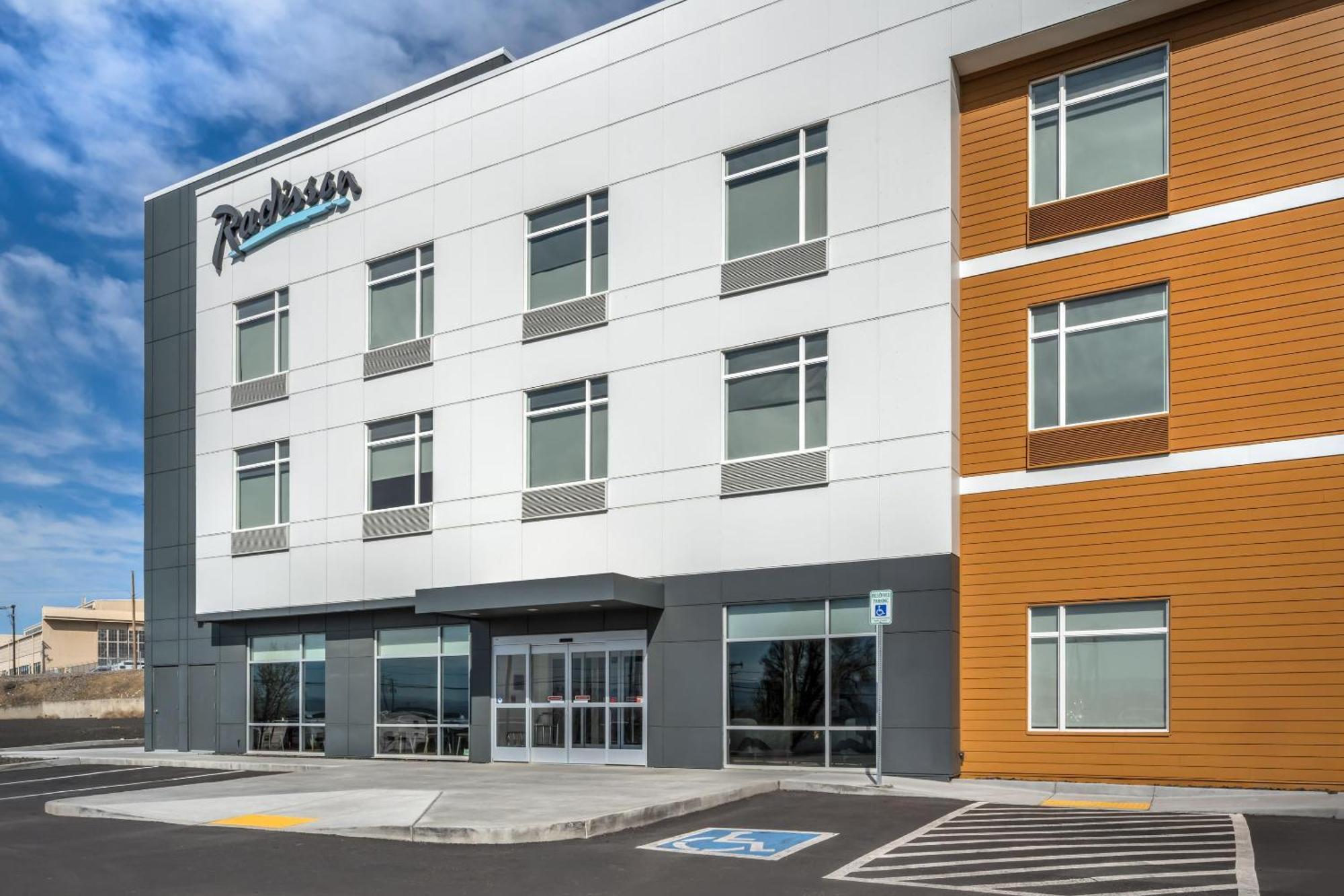 Radisson Hotel Pendleton Airport Buitenkant foto